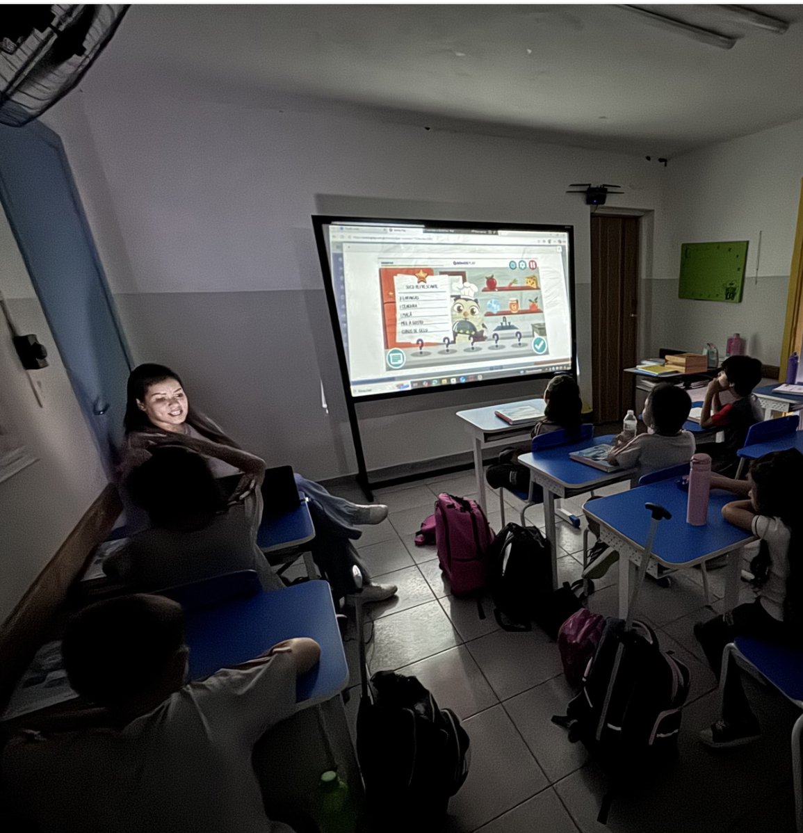 Alunos do Ensino Fundamental II em atividade